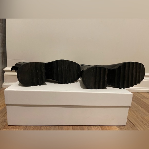 ❌SOLD❌ Chloe Betty Rain Boots - Picture 5 of 8